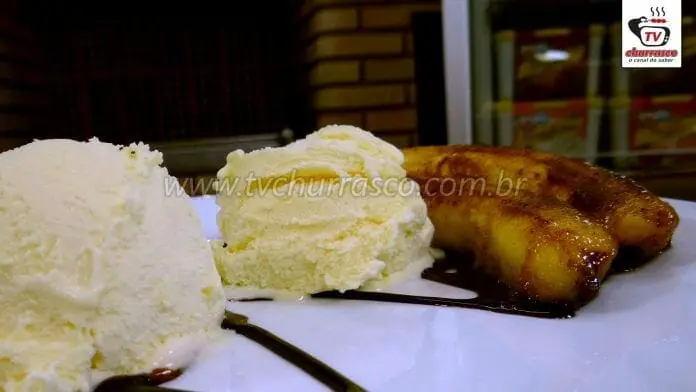 Como Fazer Banana Caramelizada com Sorvete