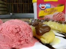 Como Fazer Banana com Creme de Avelã e Sorvete