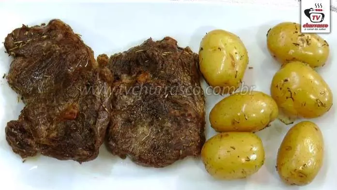 Contra Filé Assado com Batatas