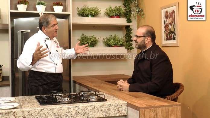 Entrevista com Padre Carlos