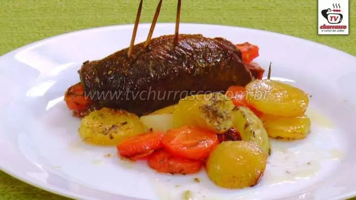 Bife à Rolê com Legumes