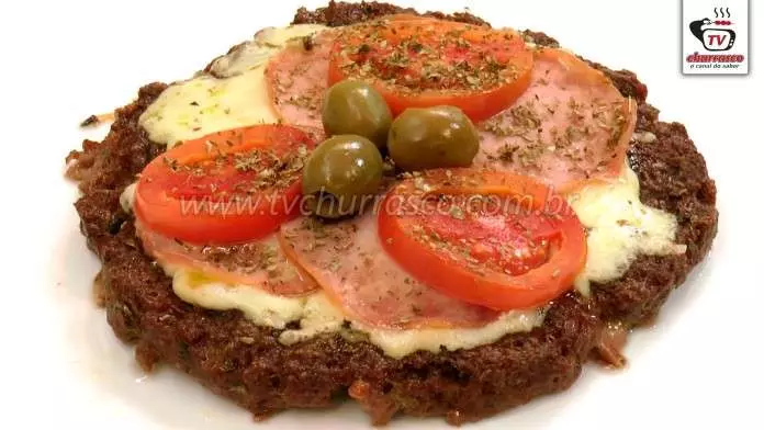Pizza de Carne Moída com Lombinho