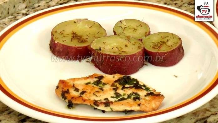 Filé de Frango com Batata Doce no Vapor Filé de Frango com Batata Doce no Vapor