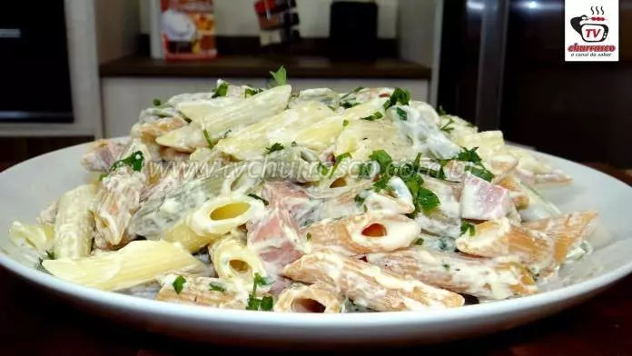 Como Fazer Salada de Macarrão (Macarronese)