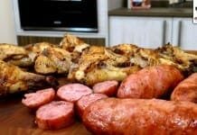 Churrasco de Apartamento - Coxinha da Asa e Linguiças