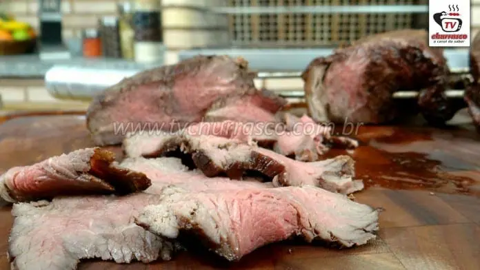 Como Fazer Churrasco de Alcatra no Espeto