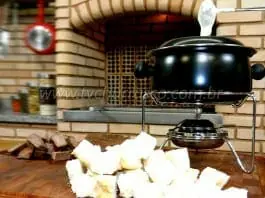Como Fazer Fondue de Queijo com Churrasco