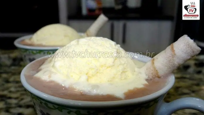 Como Fazer Chocolate Quente com Sorvete Jundiá
