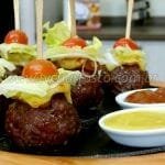 Como Fazer Aperitivo de Hambúrguer no Palito
