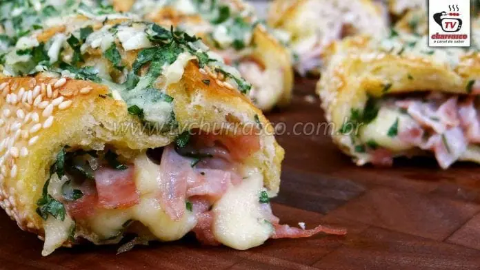 Como Fazer Pão de Alho Recheado com Presunto e Queijo