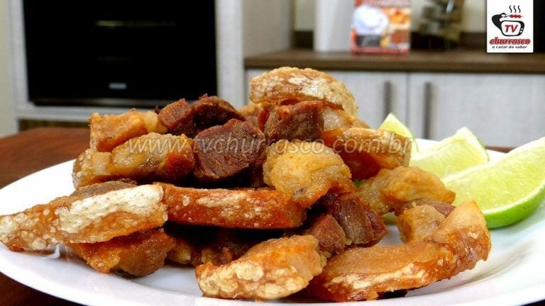 Como Fazer TORRESMO Fácil na Panela de Pressão (Pronto em 15 minutos) - Sem Segredos