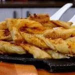 Como Fazer Aperitivos Torcidos de Massa Folhada Crocante