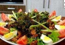 Como Fazer Salada Mista com Torresmo