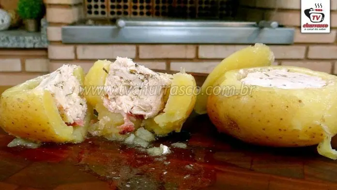 Como Fazer Batata Recheada com Frango na Brasa