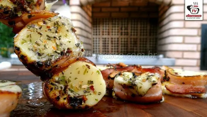 Como Fazer Espeto de Medalhão de Provolone