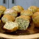 Como Fazer Pão Caseiro com Alho Poró (Pão Rápido)