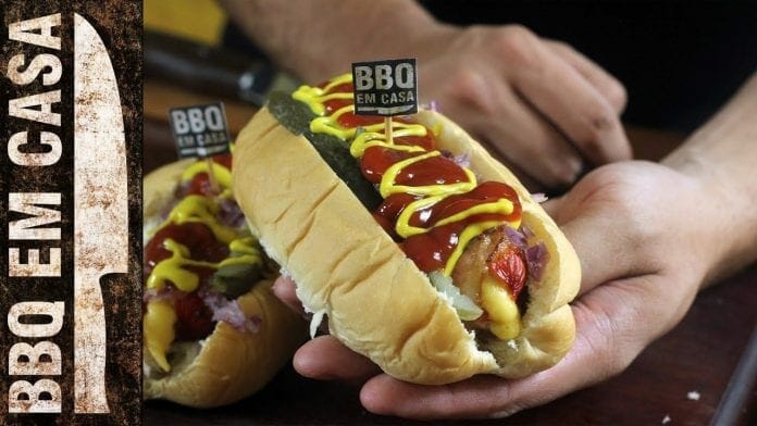 Receita de Hot Dog Recheado (Stuffed Bacon Dog) - BBQ em Casa