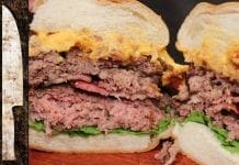 Receita de Double Cheddar Bacon Burger (Hambúrguer Duplo) - BBQ em Casa