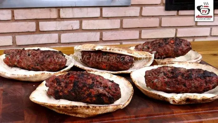 Como Fazer Kafta no Pão Sírio - TvChurrasco