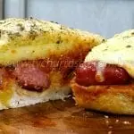 Como Fazer Pizza de Linguiça com Pão Italiano