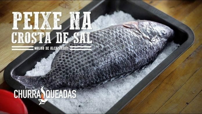 Tilápia Assada na Crosta de Sal no Mini Peppe - Churrasqueadas