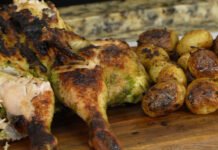 FRANGO ATROPELADO NA CHURRASQUEIRA | Tempero Caseiro e Batatas Assadas